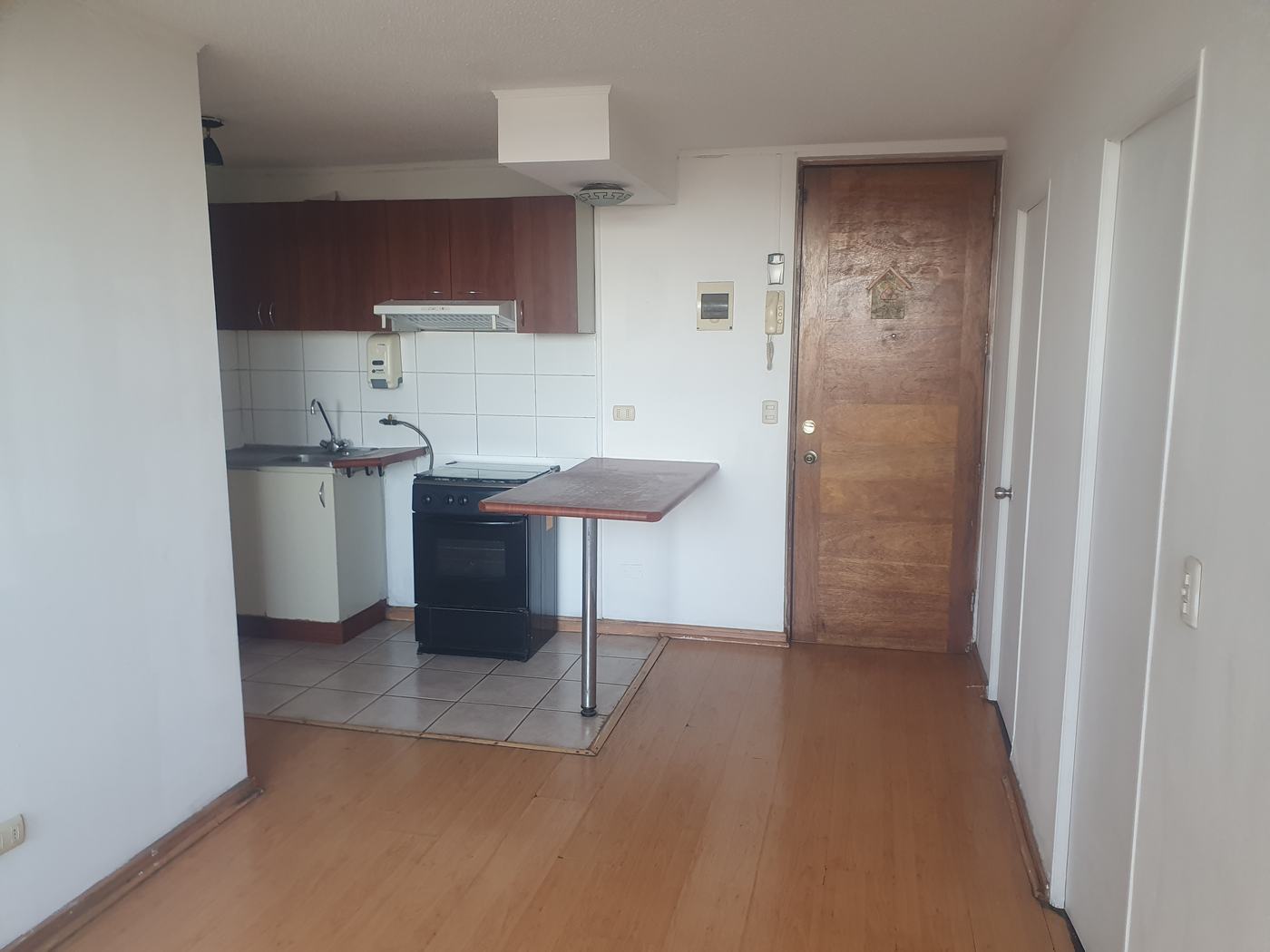 Departamento en Santiago centro, cocina americana y balcón — foto 1